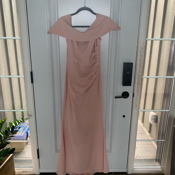 Gown - Picture 2 of 6